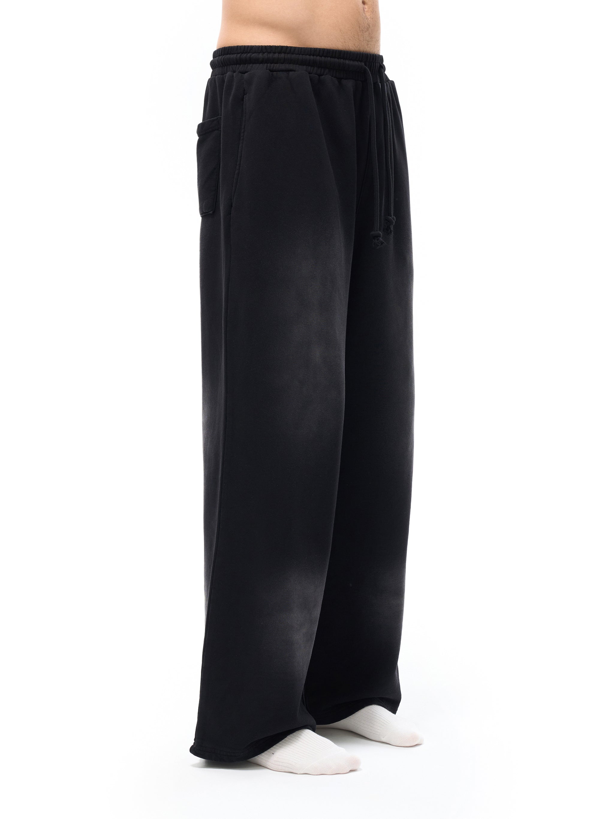 WhiteoutGallery Loose Fit Essentials